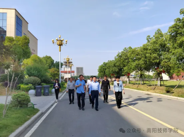 副市長劉江一行蒞臨學院調(diào)研督導市賽備賽工作